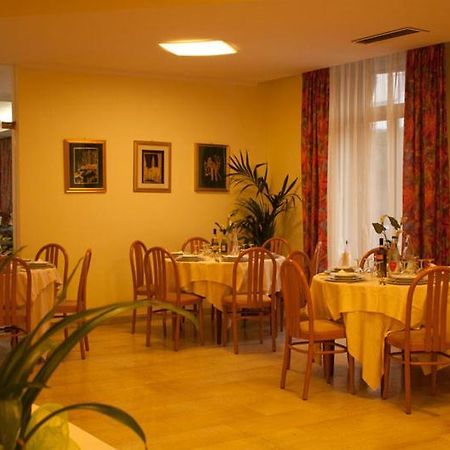 Hotel Augustus Montecatini Terme Exterior photo