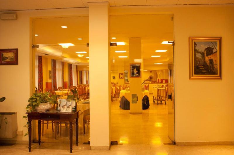 Hotel Augustus Montecatini Terme Exterior photo